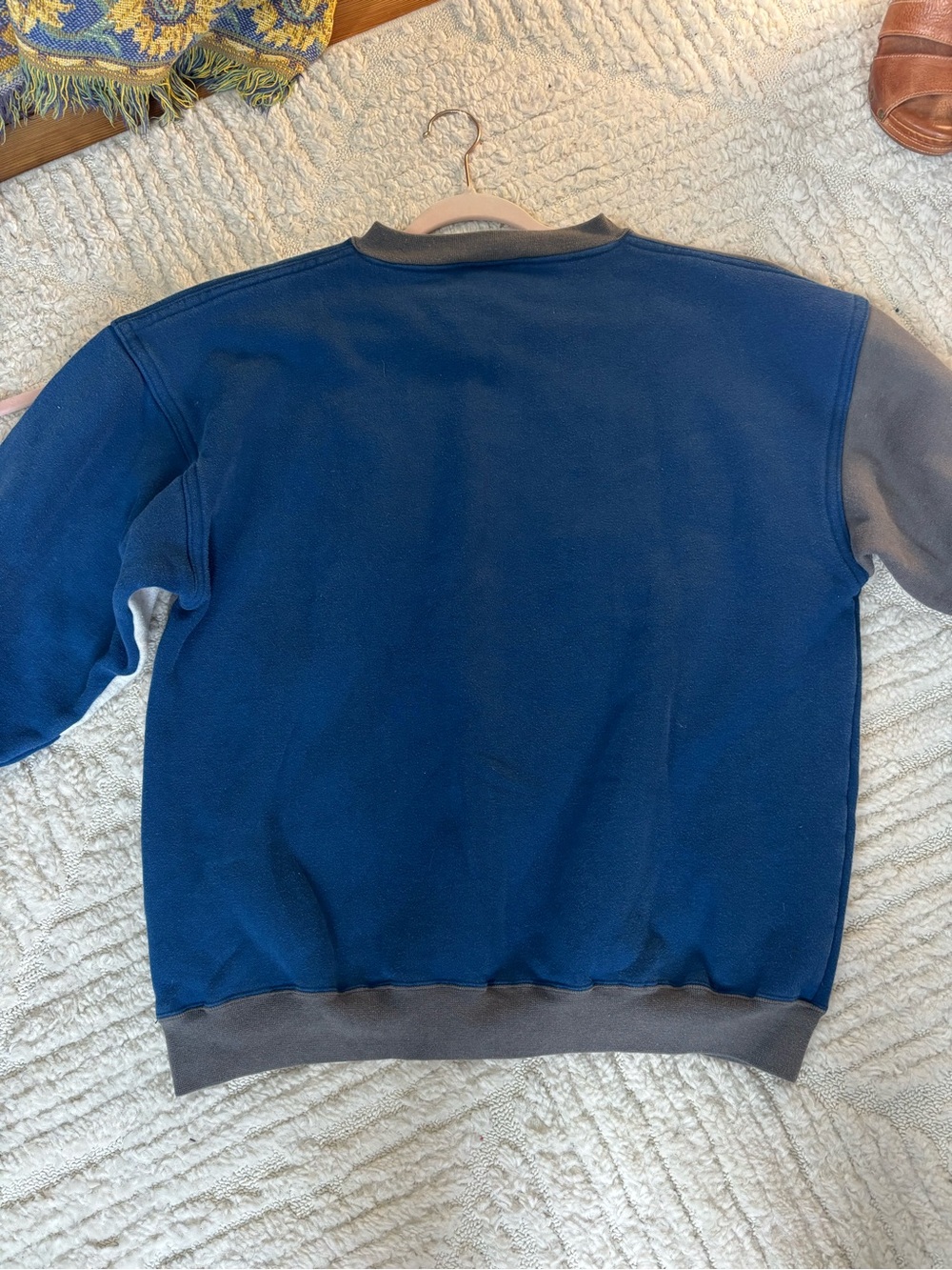 Vintage 90s Colorblock Navy & Gray Crewneck Sweatshirt - Picture 4 of 8